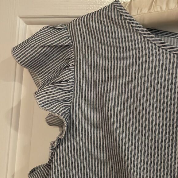 Emery Rose XL Polyester top 🌻 - Picture 3 of 6